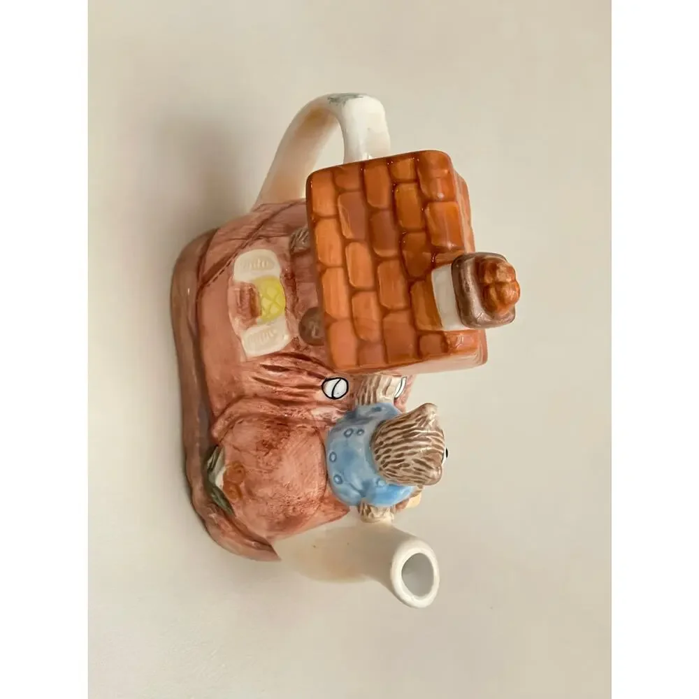 Tea-Née Collectible Two Little Bears Shoe House Teapot by Cardinal